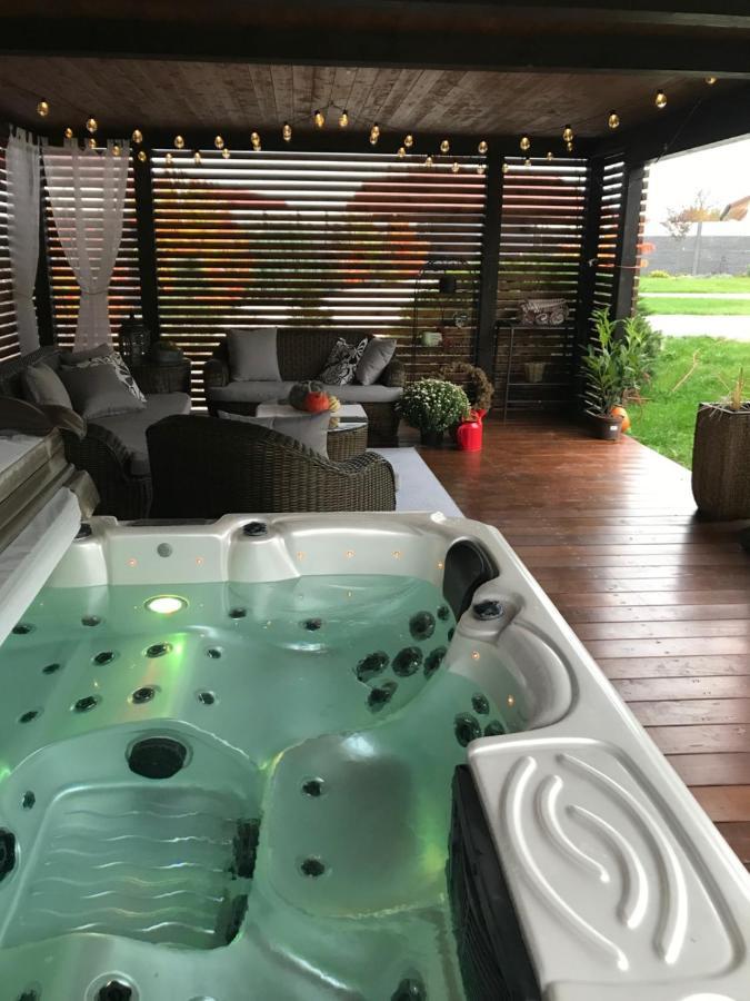 Orchardhouse Farmhouse, Wellness Chrast  Dış mekan fotoğraf